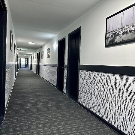 Budget Host East End Hotel In Riverhead Exteriör bild