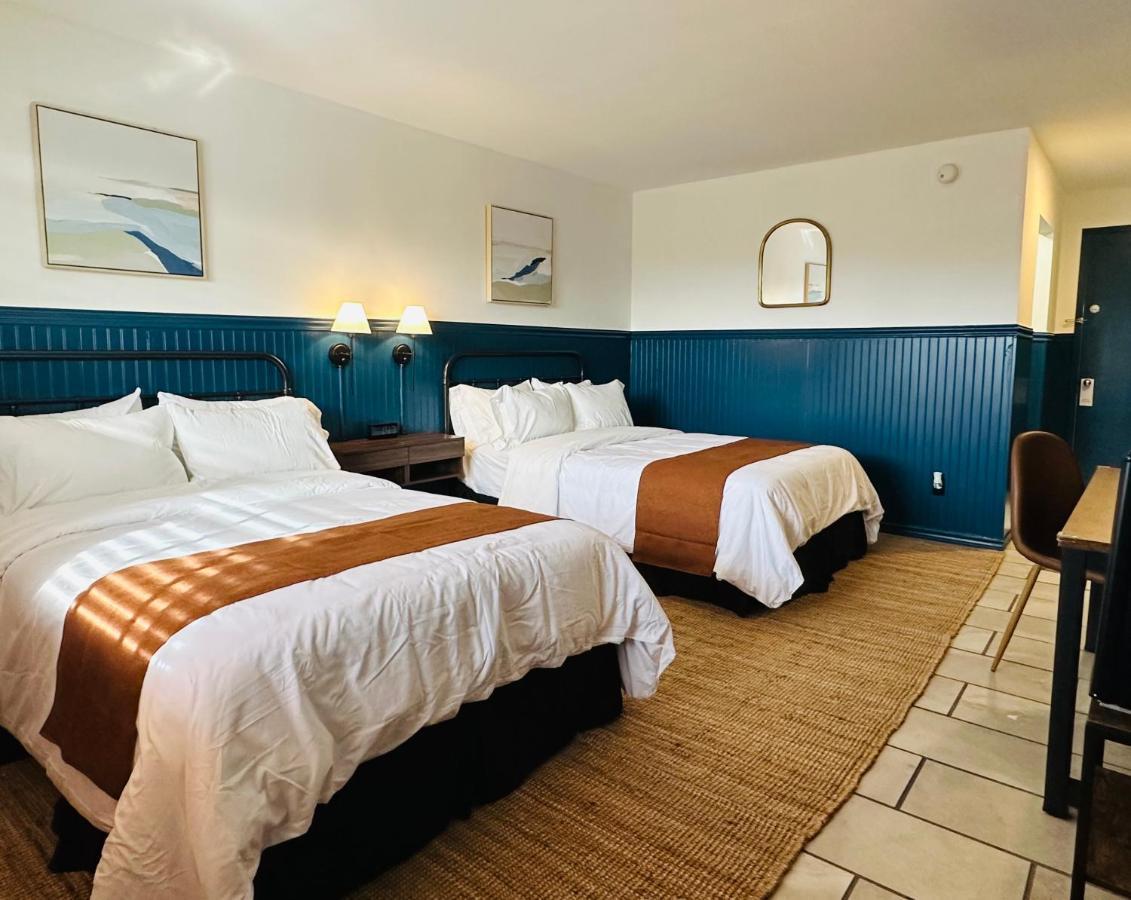 Budget Host East End Hotel In Riverhead Exteriör bild