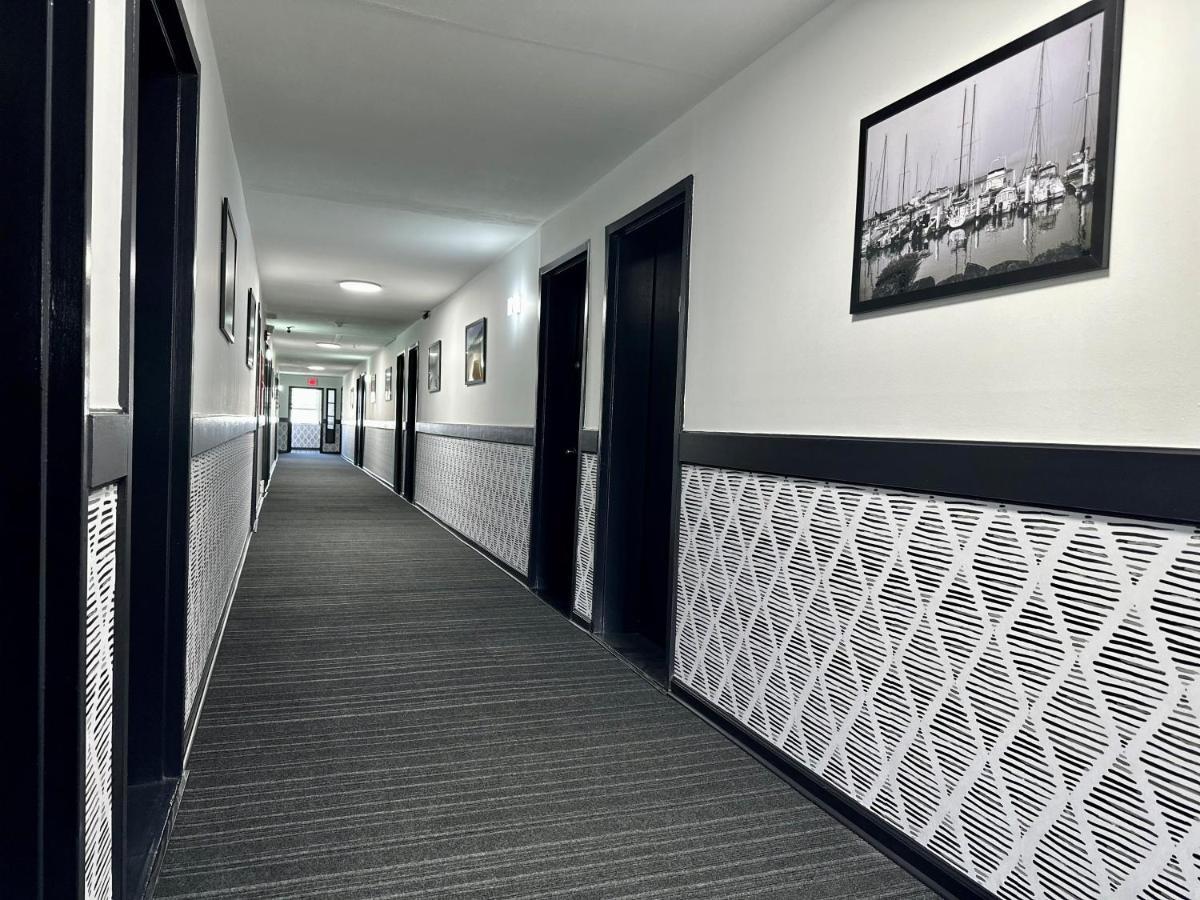 Budget Host East End Hotel In Riverhead Exteriör bild
