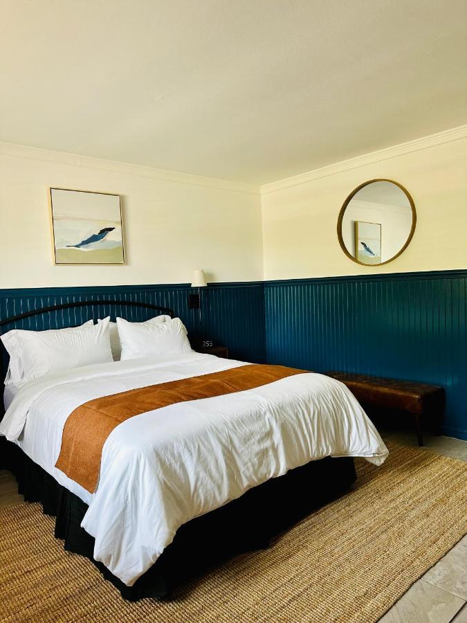 Budget Host East End Hotel In Riverhead Exteriör bild