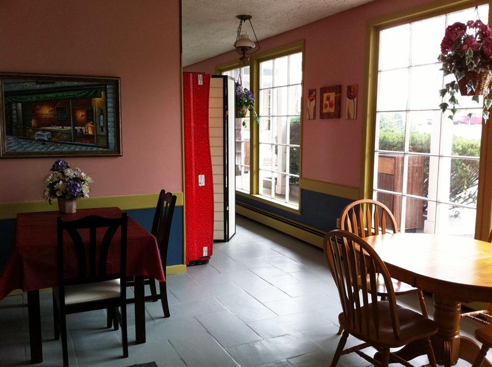 Budget Host East End Hotel In Riverhead Exteriör bild